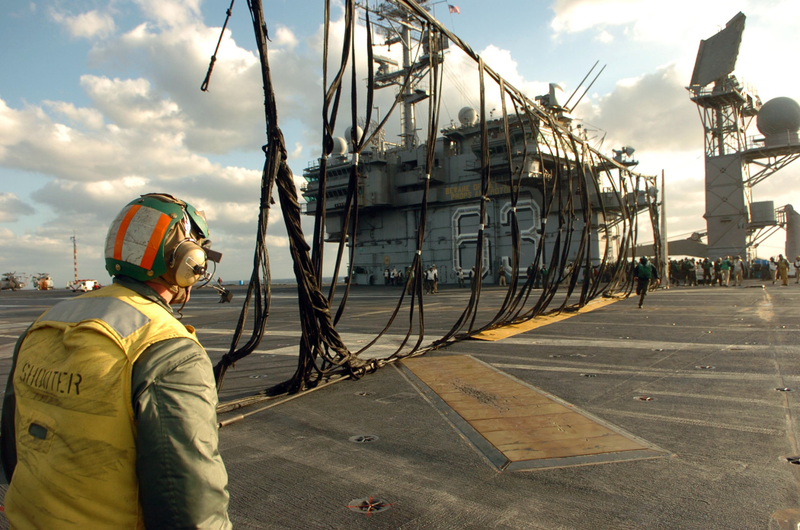 Illustration for article titled Watch These Troubled Navy Jets Careen Into Aircraft Carrier Barricades
